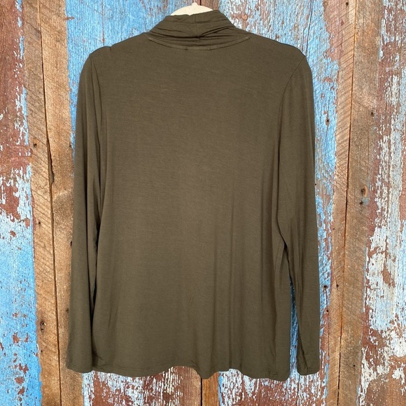 Tahari Green Turtleneck Top - Picture 4 of 4